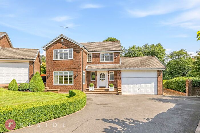 4 Bedroom Detached House For Sale In Oulder Hill Drive, Bamford, Rochdale, OL11