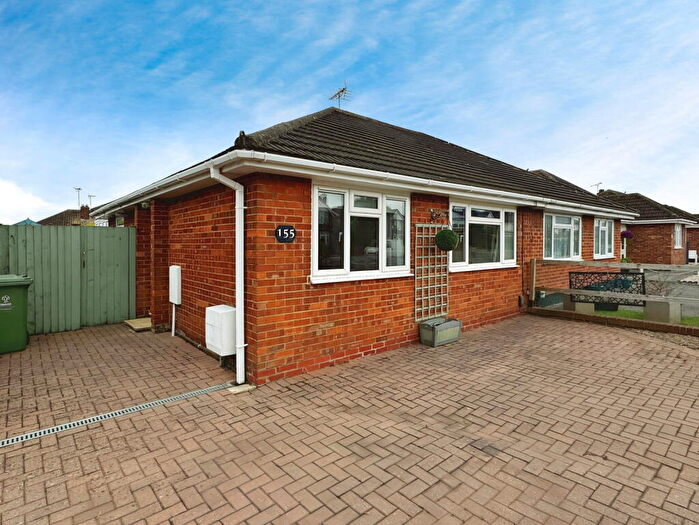 2 Bedroom Detached House To Rent In Oxford Road, Swindon, SN3