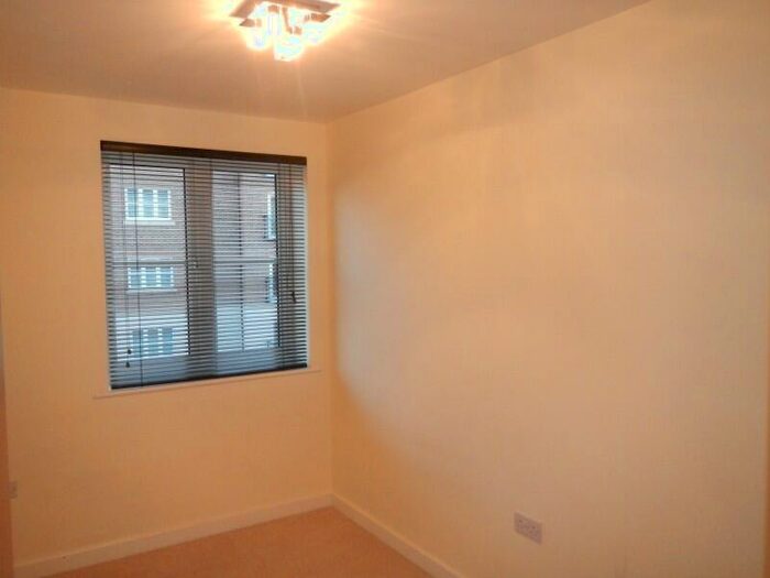 2 Bedroom Apartment To Rent In Viridian Square, Aylesbury, HP21