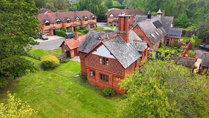 3 Bedroom Detached House For Sale In Wrexham Road, Pulford, CH4