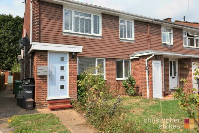 2 Bedroom Maisonette To Rent In Garner Drive, Hertfordshire, Broxbourne, EN10