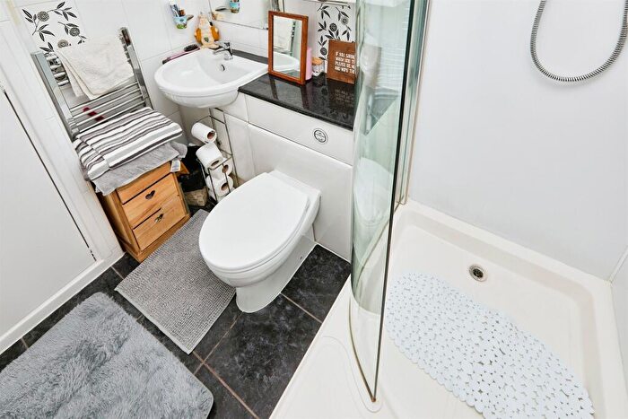 2 Bedroom Semi-Detached Bungalow For Sale In Henhurst Ridge, Burton-On-Trent, DE13