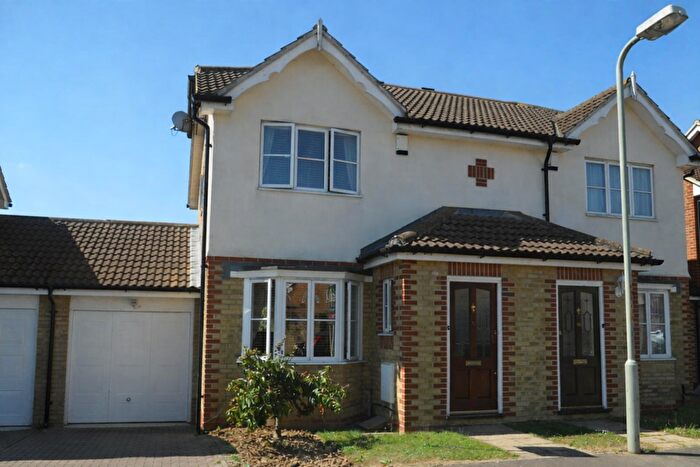 3 Bedroom Property To Rent In Manor House Drive, Ashford, TN23