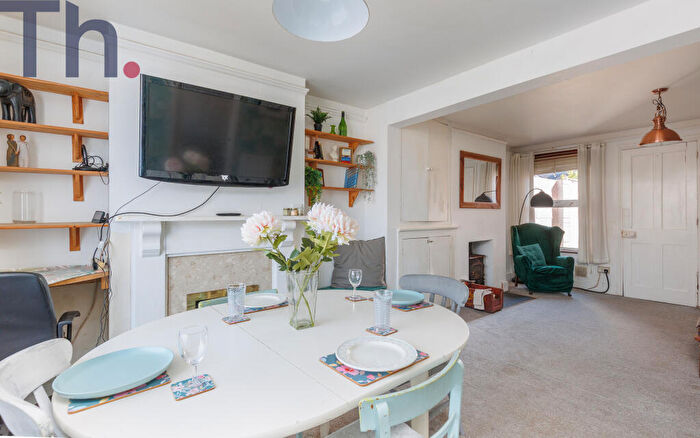 3 Bedroom End Of Terrace House For Sale In Newport, Isle Of Wight, PO30