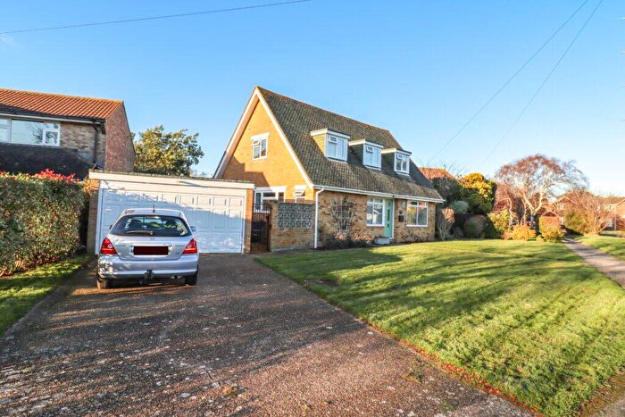 3 Bedroom Detached House For Sale In St Aubins Park, Hayling Island, PO11