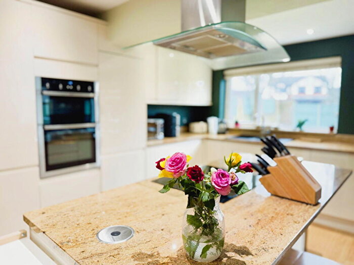 5 Bedroom Detached House For Sale In Station Road, Overton, Wrexham, LL13