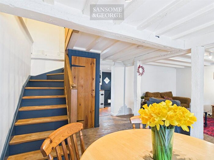 2 Bedroom End Of Terrace House For Sale In Swan Street, Kingsclere, Newbury, Hampshire, RG20