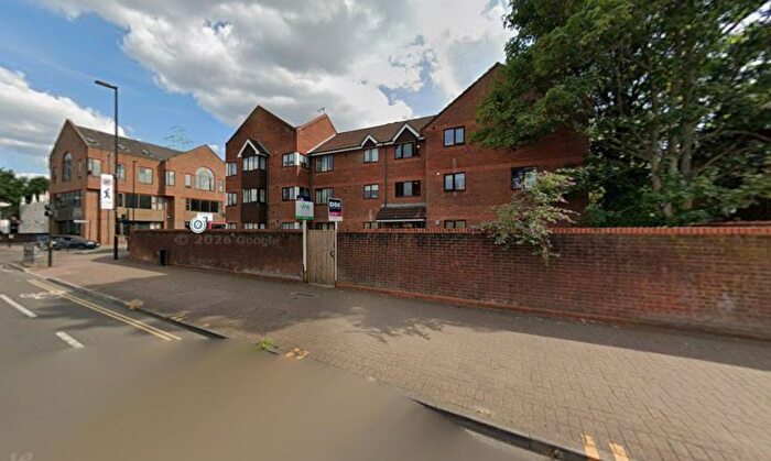 1 Bedroom Flat To Rent In Somerville House, Hounslow, Hounslow, Middlesex, TW3