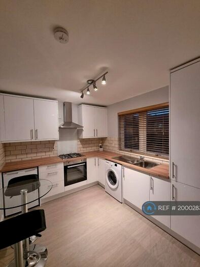 2 Bedroom Flat To Rent In Craigiebuckler, Aberdeen, AB15