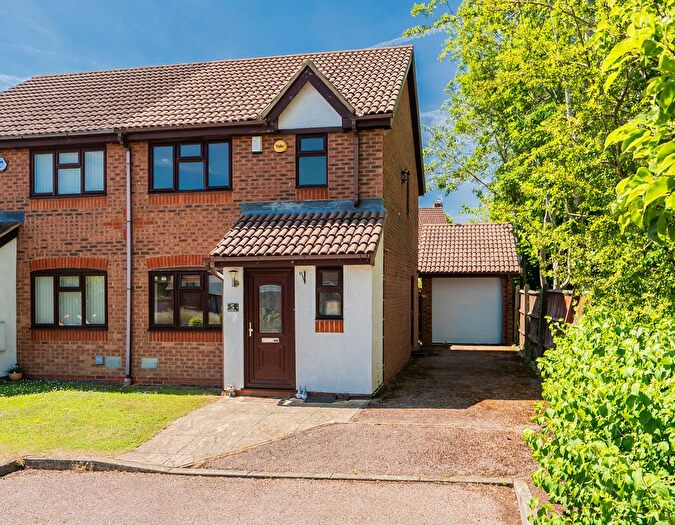 3 Bedroom Semi-Detached House For Sale In Peacock Hay Emerson Valley, Milton Keynes, MK4