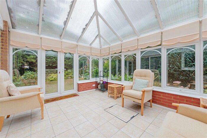 3 Bedroom End Of Terrace House For Sale In Highview, Vigo, Kent, DA13