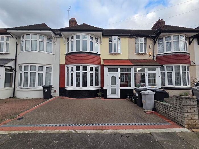 3 Bedroom Terraced House To Rent In Broadhurst Avenue, Ilford, IG3