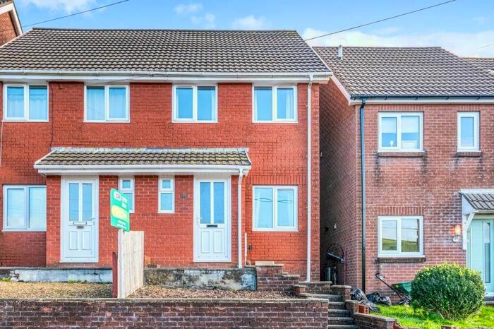 2 Bedroom Property To Rent In Upper Brynhyfryd Terrace, Senghenydd, Caerphilly, CF83