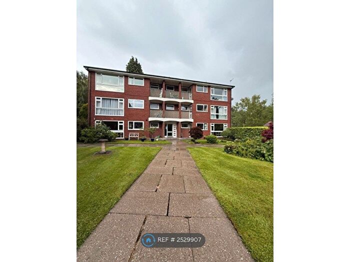 2 Bedroom Flat To Rent In Chestnut Court, Stockport, SK7