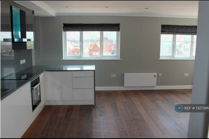 1 Bedroom Flat To Rent In High Street, Slough, SL1