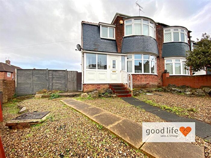3 Bedroom House For Sale In Hathaway Gardens, Barnes, Sunderland, SR3