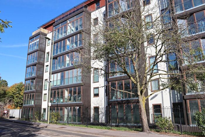 1 Bedroom Flat For Sale In Farnborough Road, Farnborough, GU14
