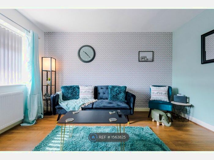 4 Bedroom Semi-Detached House To Rent In Thompson Street, Manchester, M40