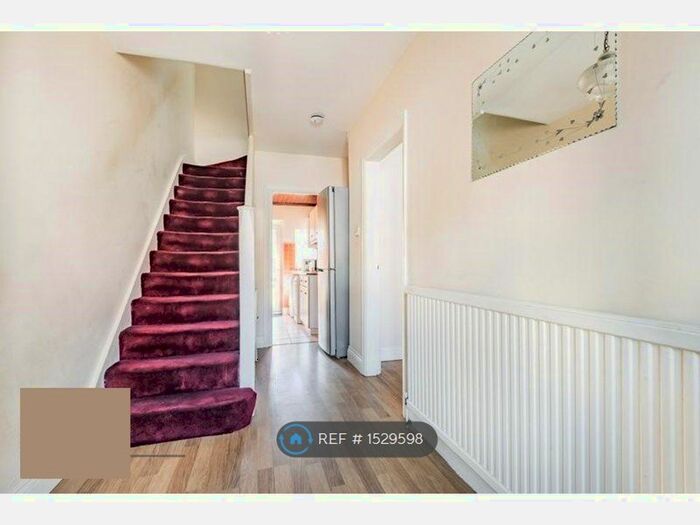 3 Bedroom Terraced House To Rent In Dagenham Avenue, Dagenham, RM9