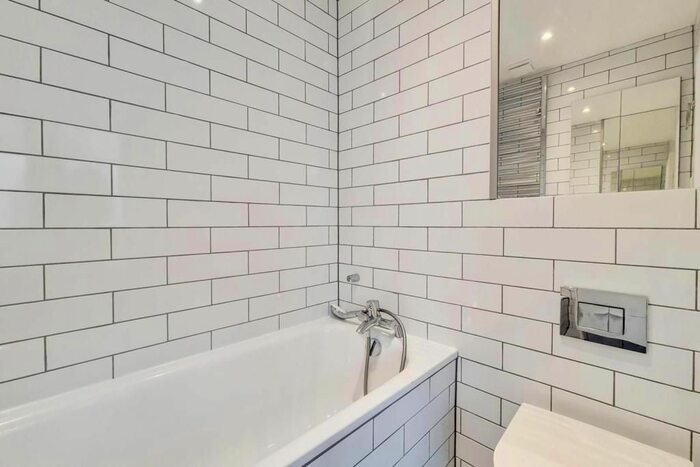 2 Bedroom Property To Rent In Brook Drive, London, SE11