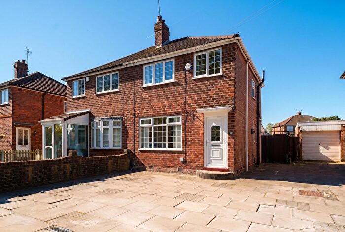 3 Bedroom Semi Detached House For Sale In Hurdis Road, Shirley, B90