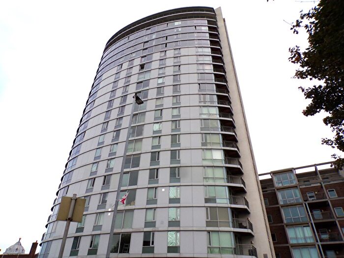 2 Bedroom Flat To Rent In Queen Street, Portsmouth, PO1