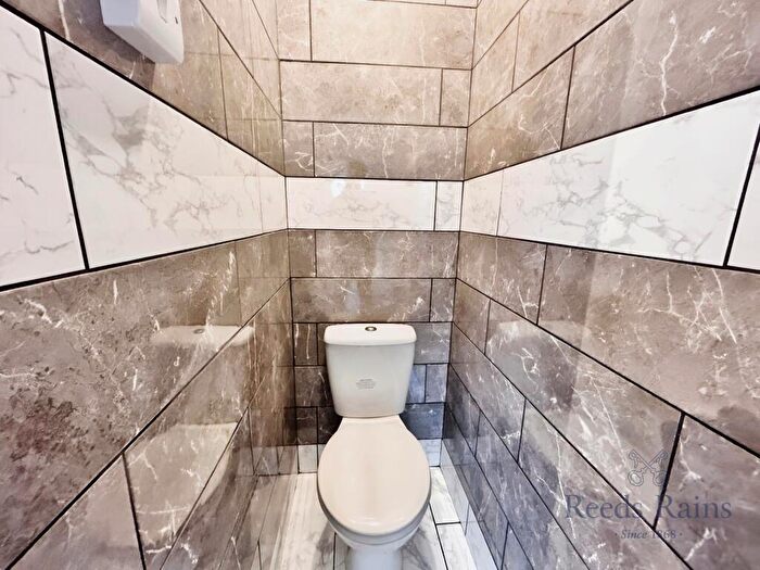 3 Bedroom Terraced House For Sale In Wharfedale Avenue, Hull, East Yorkshire, HU9