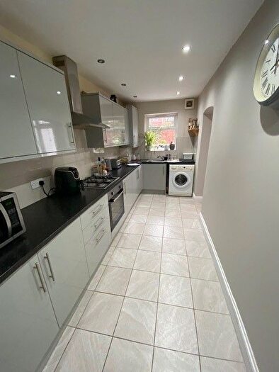 4 Bedroom Terraced House To Rent In Fernbank Avenue, Wembley, HA0