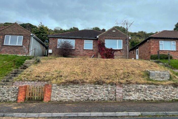2 Bedroom Bungalow To Rent In Mount Road, Dover, CT17