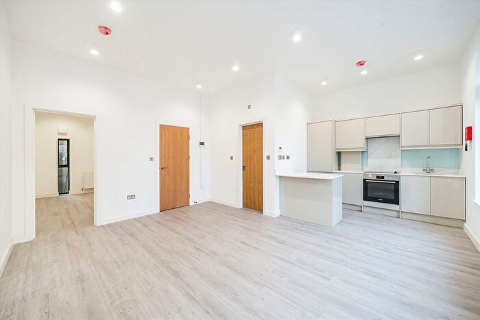 1 Bedroom Flat To Rent In Wimbledon Hill Road, Earlsfield, SW19