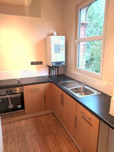 1 Bedroom Flat To Rent In Forest Road West, Nottingham, NG7