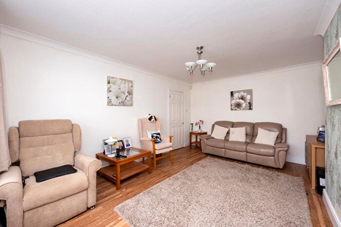 2 Bedroom Bungalow For Sale In Penfold Way, Steyning, BN44