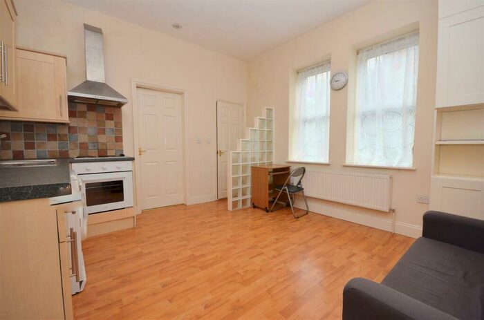 1 Bedroom Apartment To Rent In Downs Road, Luton, LU1