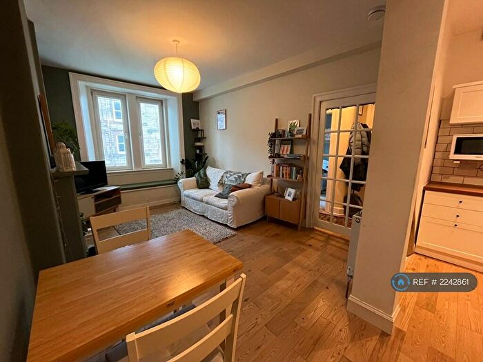 1 Bedroom Flat To Rent In Ritchie Place, Edinburgh, EH11