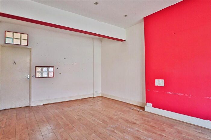 4 Bedroom Block Of Apartments For Sale In The Village Street, Leeds, LS4