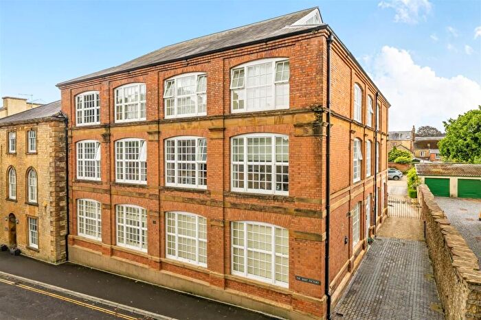 3 Bedroom Flat For Sale In Abbey Street, Crewkerne, TA18