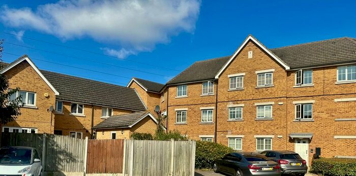 2 Bedroom Flat To Rent In Chafford Hundred, Grays, Essex, RM16