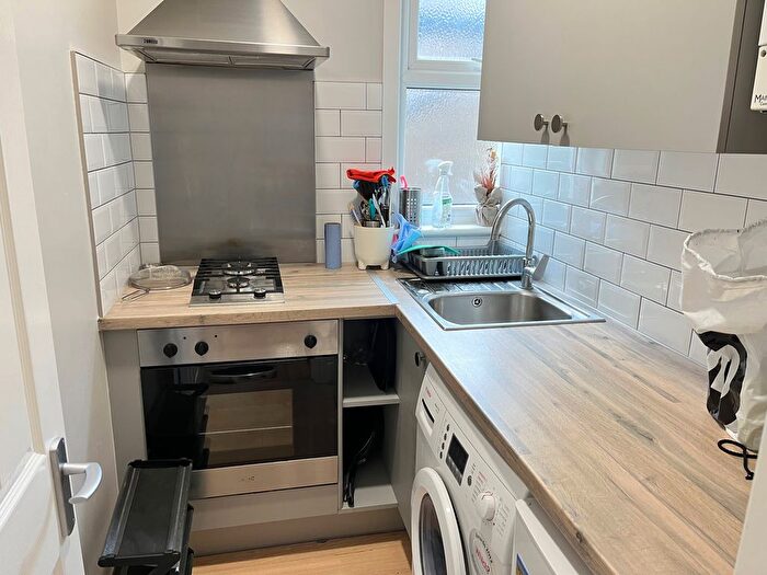 Studio To Rent In Langham Road, Turnpike Lane, N15