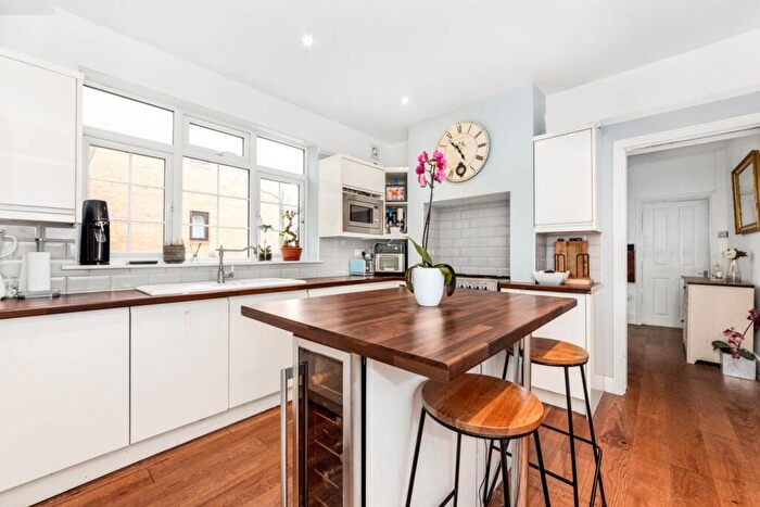 2 Bedroom Detached House For Sale In Sydenham Park Road, London, SE26