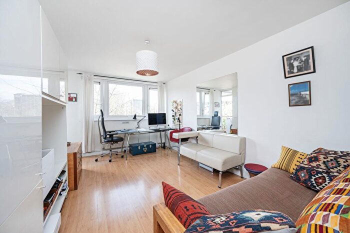 1 Bedroom Flat For Sale In Central Street, Clerkenwell, London, EC1V