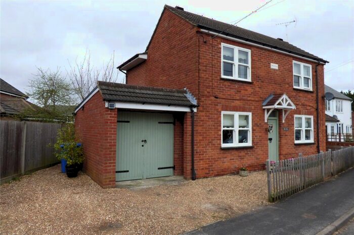 3 Bedroom Detached House To Rent In Marrowbrook Lane, Farnborough, GU14