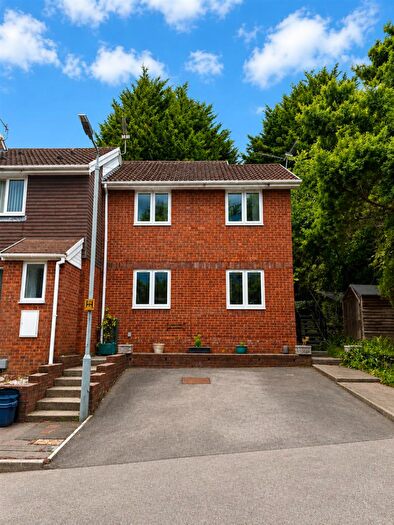 1 Bedroom Apartment To Rent In Bloomfield Close, Newport, NP19