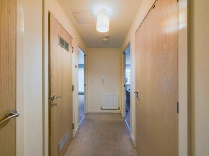 1 Bedroom Detached House For Sale In Northgate, Crawley, RH10