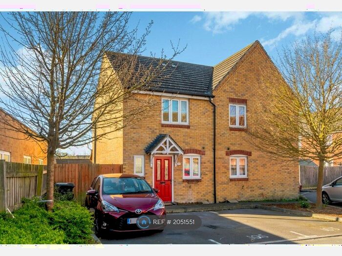 2 Bedroom Semi-Detached House To Rent In Horsham Road, Swindon, SN3