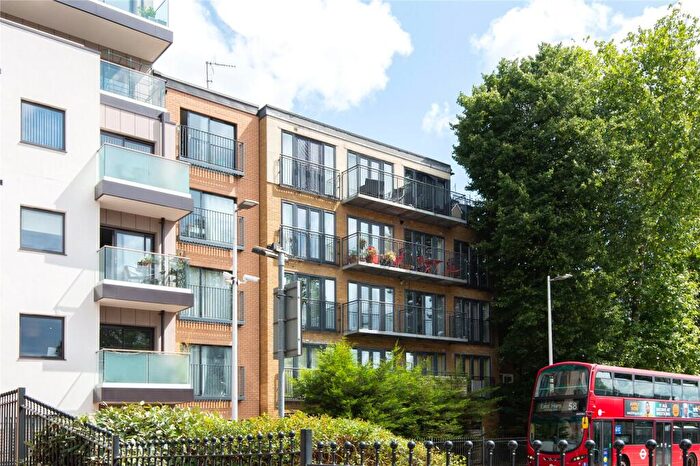 2 Bedroom Flat To Rent In Tower Mews, London, E17
