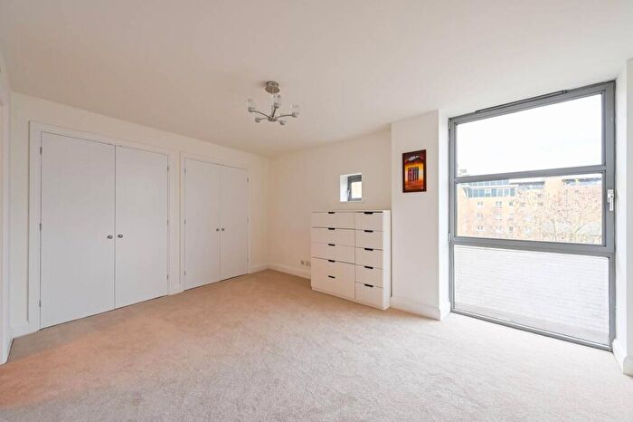 3 Bedroom Flat For Sale In Narrow Street, Limehouse, London, E14