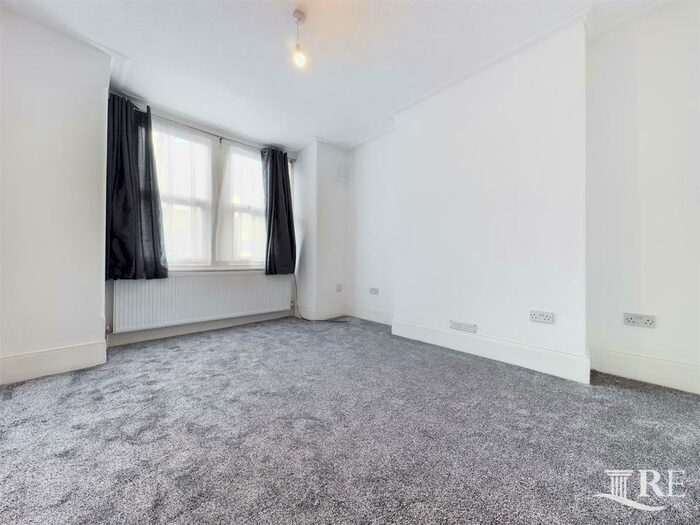 3 Bedroom Flat To Rent In Deacon Road, London, NW10