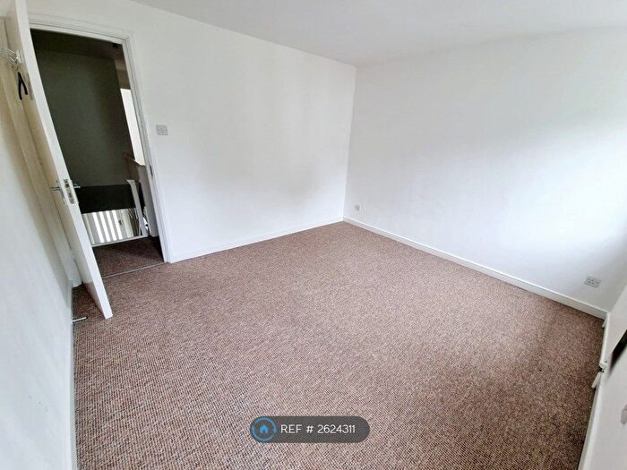 3 Bedroom Terraced House To Rent In Hanover Road, London, N15