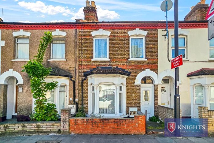 3 Bedroom House For Sale In Hertford Road, London, N9