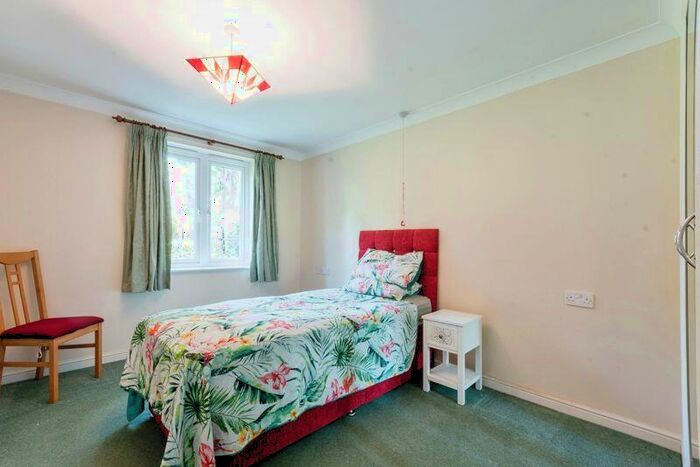 2 Bedroom Retirement Property For Sale In Lalgates Court, Northampton, NN5